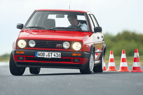 Warum Haben Alte Autos Meist Gelb Leuchtende Scheinwerfer Technik Auto Licht