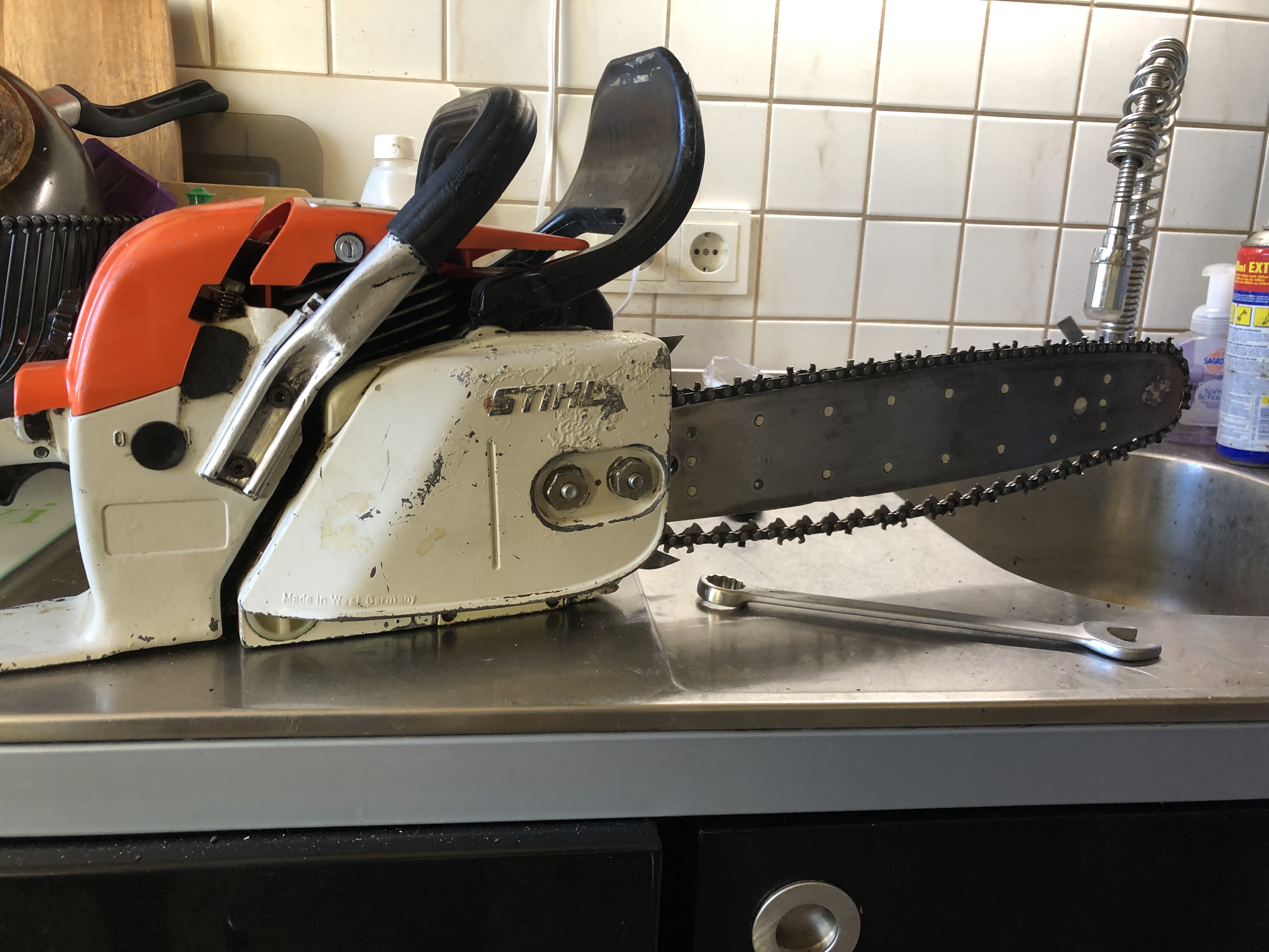 Warum hängt die Kette durch? (Kettensäge, Forstwirtschaft)