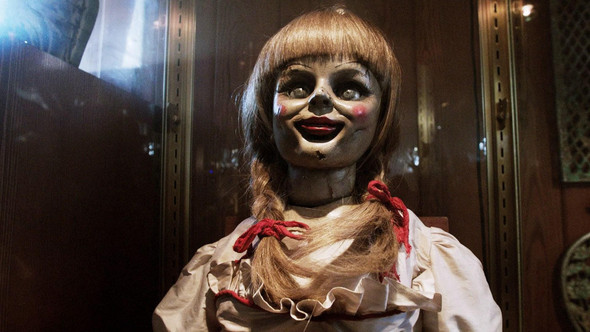 Warum Hat Man Eigentlich Im Film Die Puppe Annabelle Nicht Annahernd So Gestaltet Wie Die Echte Fernsehen Horror