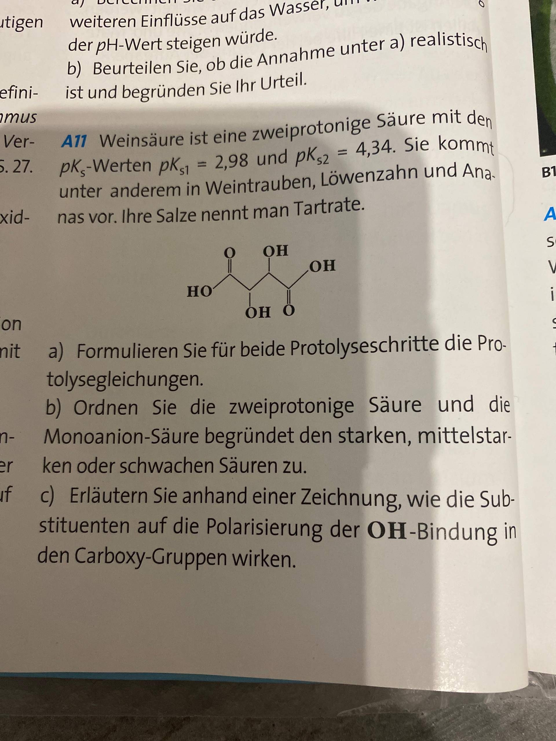 Warum in Strukturformel 4h aber in der normal Formel C4h6O6
