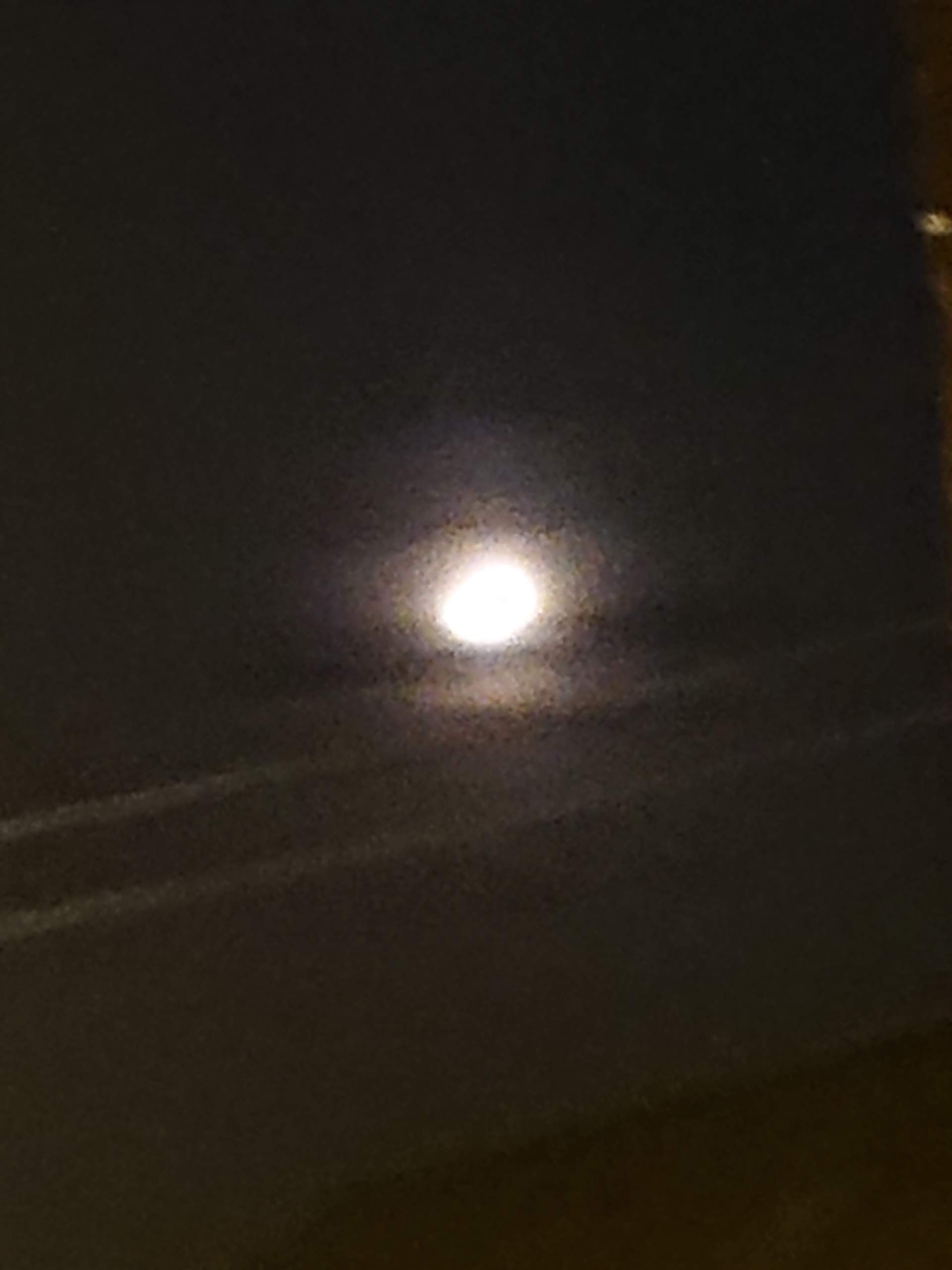 Warum ist der Mond auf dem Bild so verschwommen? (Handy, Smartphone, Astronomie)