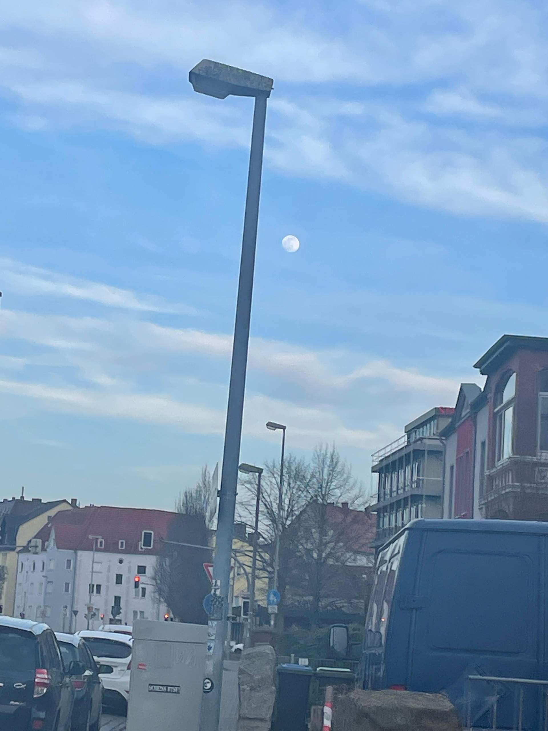 Warum ist der Mond so groß? (Psychologie, Leben, Umfrage)