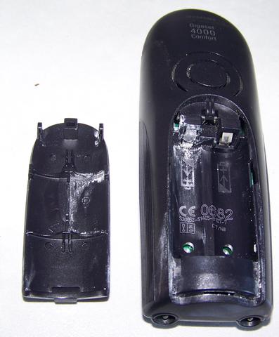 verschmiertes Telefon von Batterie - (Batterie auslaufen)