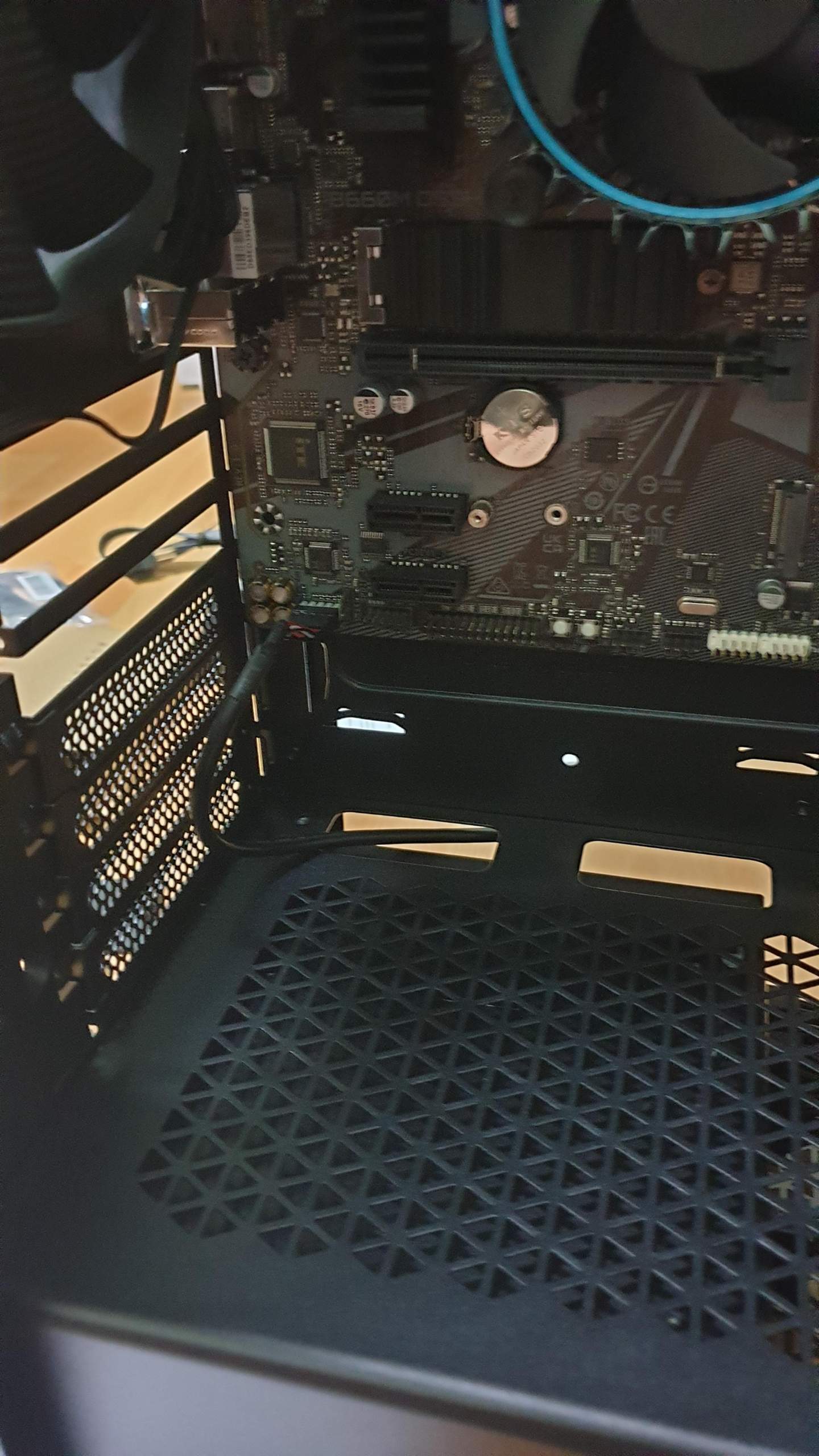 Kabel Rx 6600 Warum passt xfx rx 6600 nicht ins PC? (Grafikkarte, Hardware, PC bauen)
