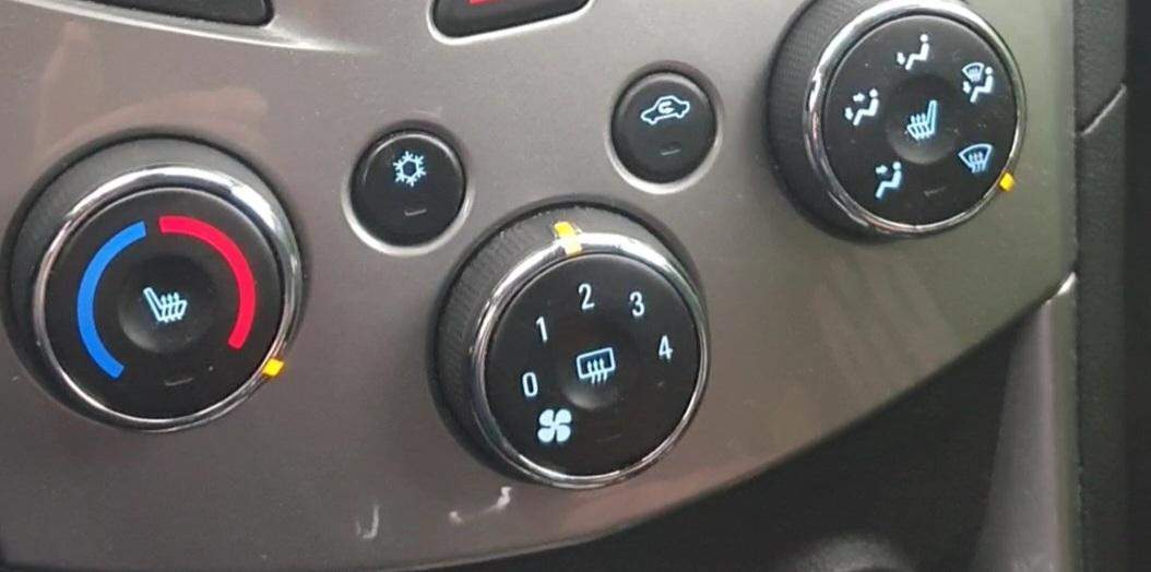 Warum riecht mein Auto im Innenraum nach verbrannt? (Motor, Reparatur, Werkstatt)