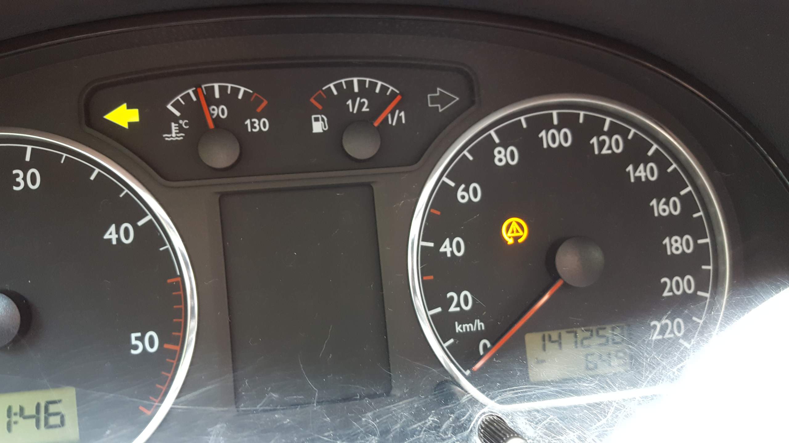 Warum Schaltet sch die Kontrollleuchte nach ca. 10-15 min an? (Auto, VW)