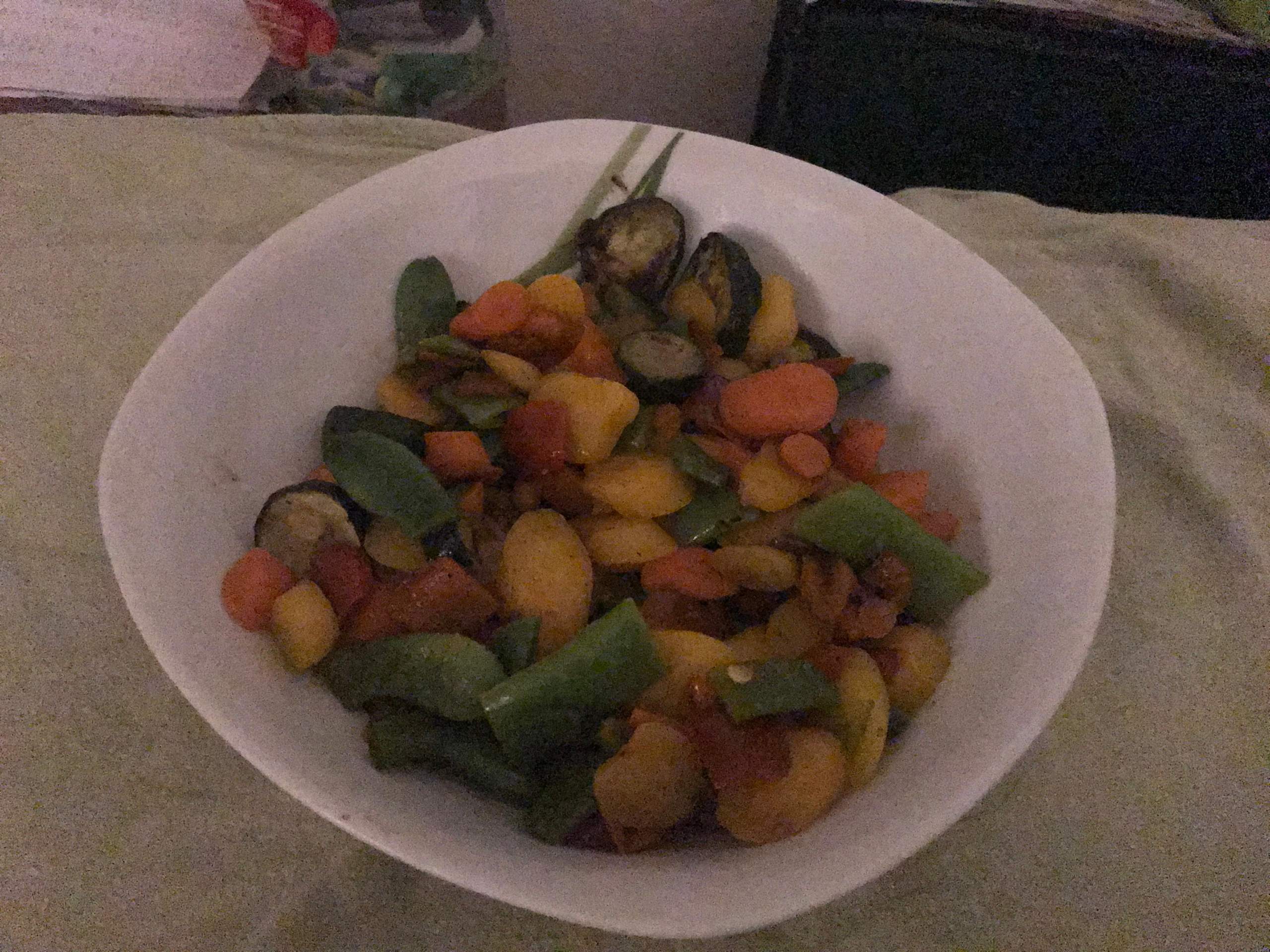 Warum schmeckt dieses Essen ( Gemüsepfanne aus der Tiefkühltruhe von ...