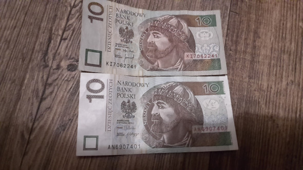 - (Polen, zloty)