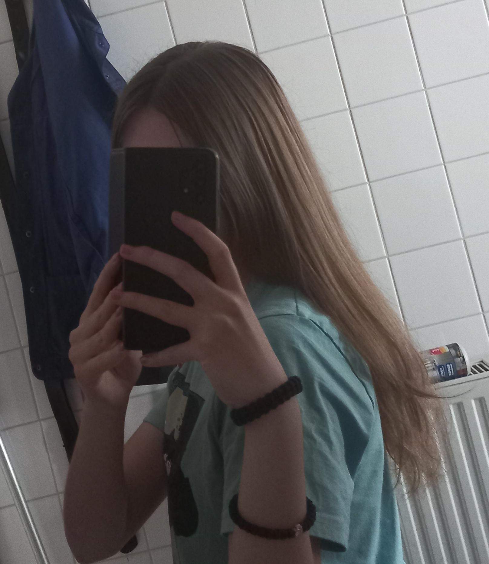 Warum Sehen Manche Frauen So Jung Aus Warum sehen meine Haare ungekämmt aus? (Mädchen, Frauen, Aussehen)