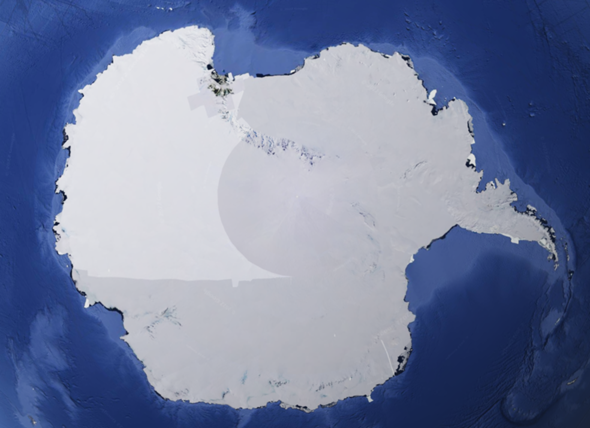 Warum sieht die Antarktis auf Google Maps so komisch aus?