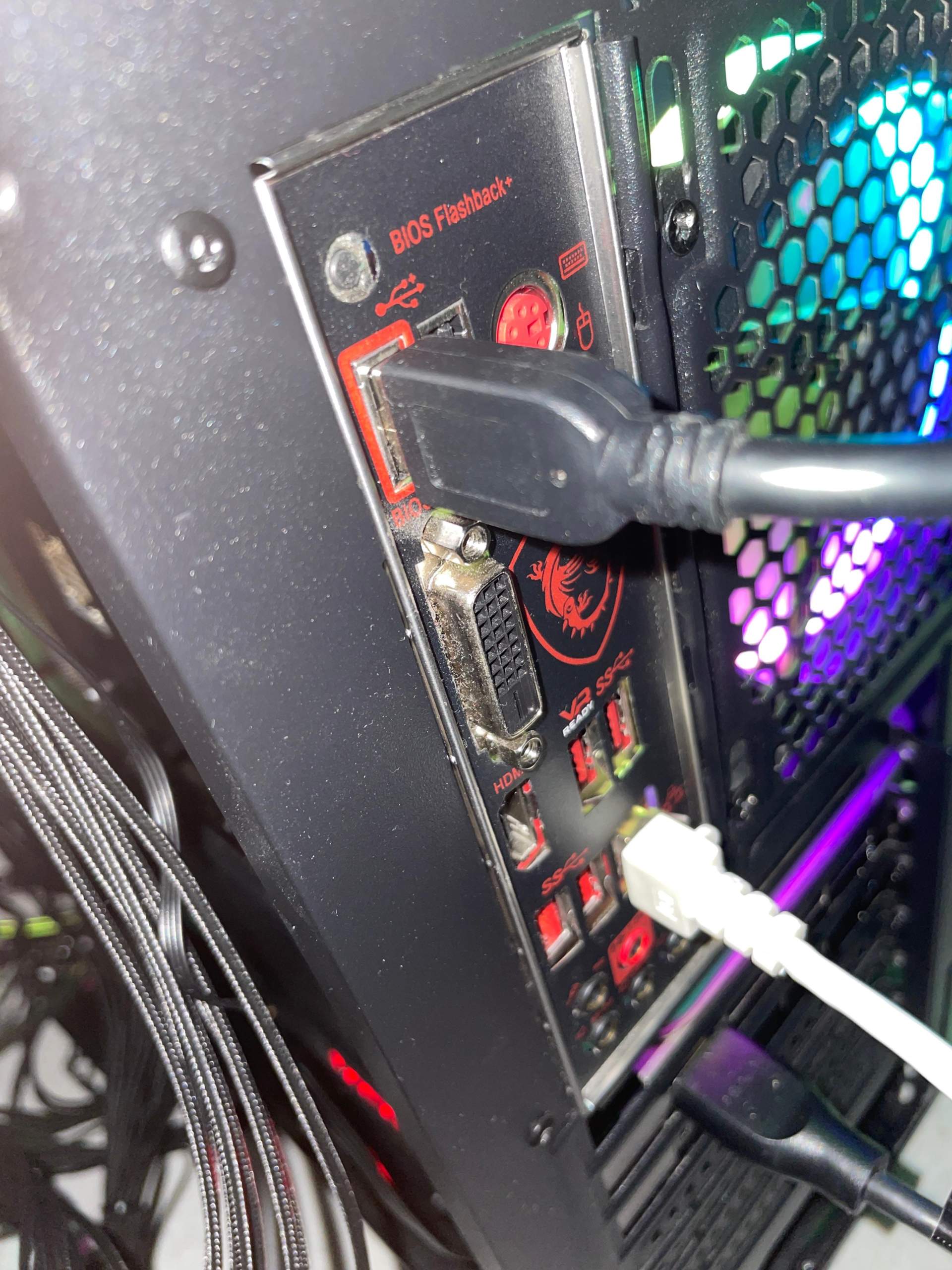 Warum steht beim Monitor kein Signal ? (Grafikkarte, Gaming PC, Kabel)