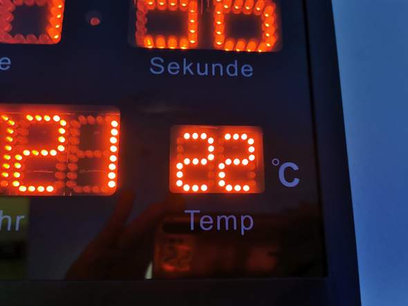 Warum unterscheidet sich die Thermometer sie sind ganz nah.?