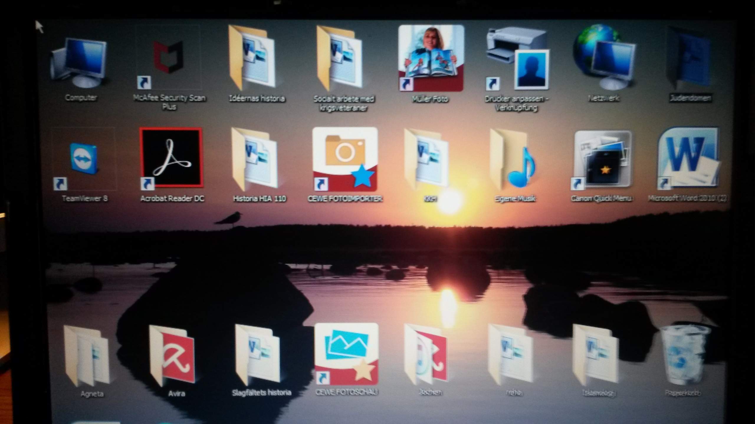 Warum werden die Icons auf dem Desktop des Notebooks plötzlich so groß ...