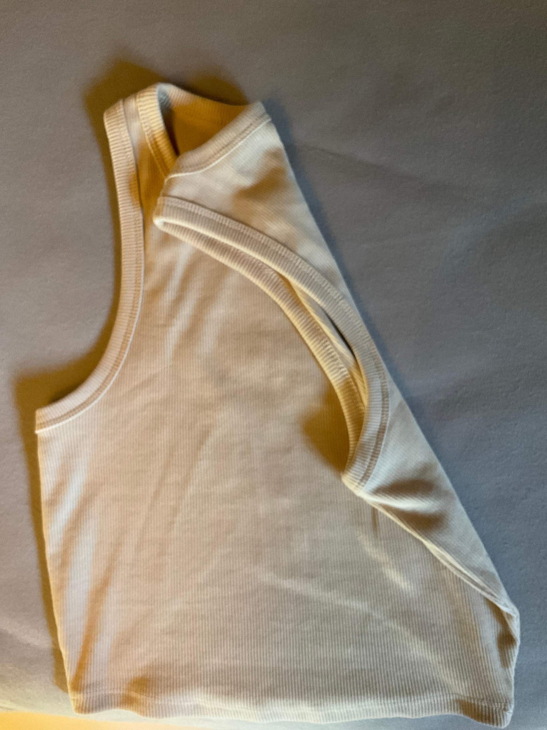 Zieht Man Unter Einem Body Eine Unterhose An Was anziehen unter das Top? (Frauen, Kleidung, Mode)