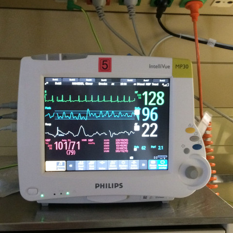 Der Monitor  - (krank, Krankenhaus, Monitor)