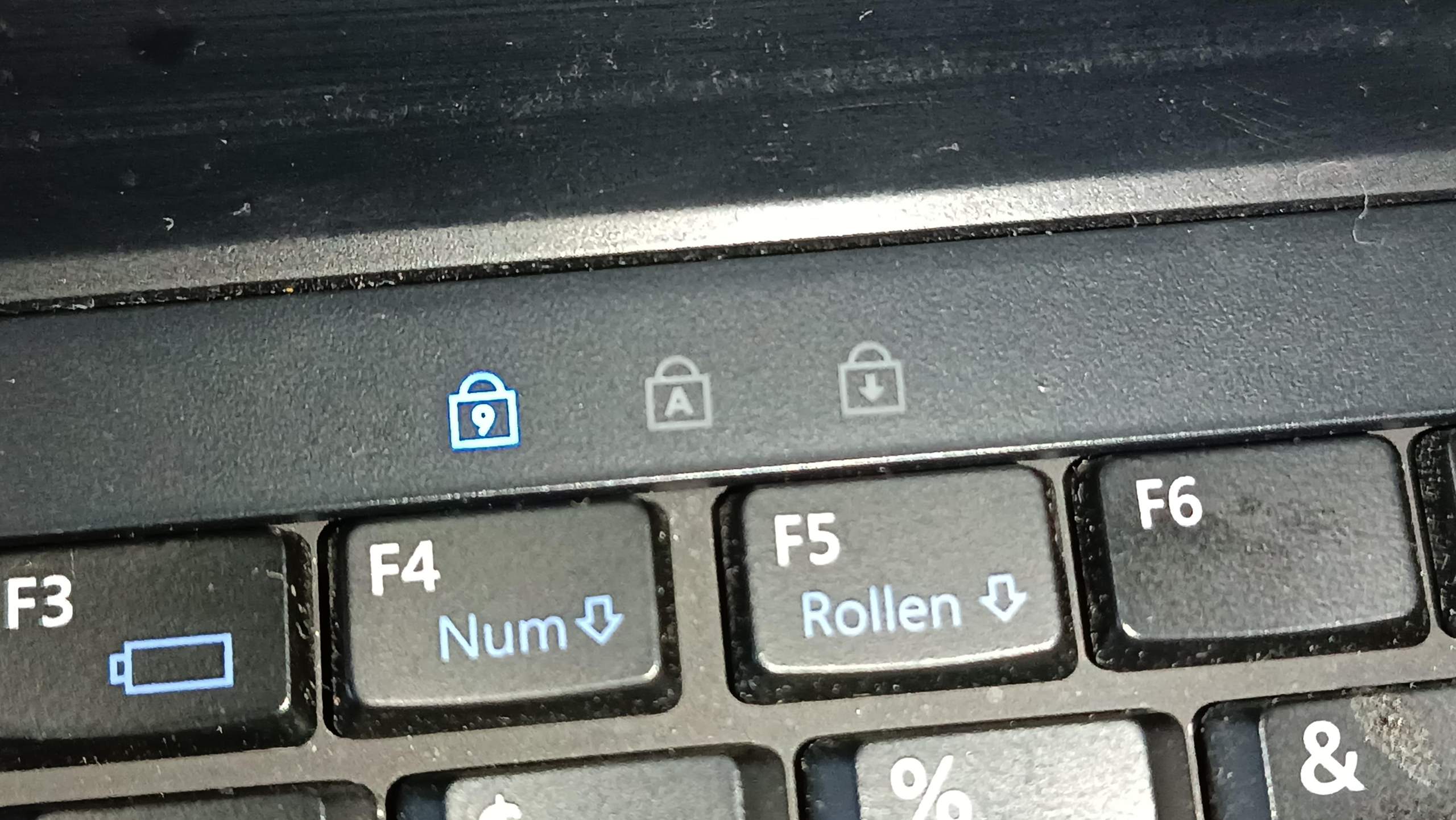 Was Bedeutet Das Schloss Mit Der 9 Drin Bei Einem Dell Laptop PC was-bedeutet-das-schloss-mit-der-9-drin-bei-einem-dell-laptop-pc