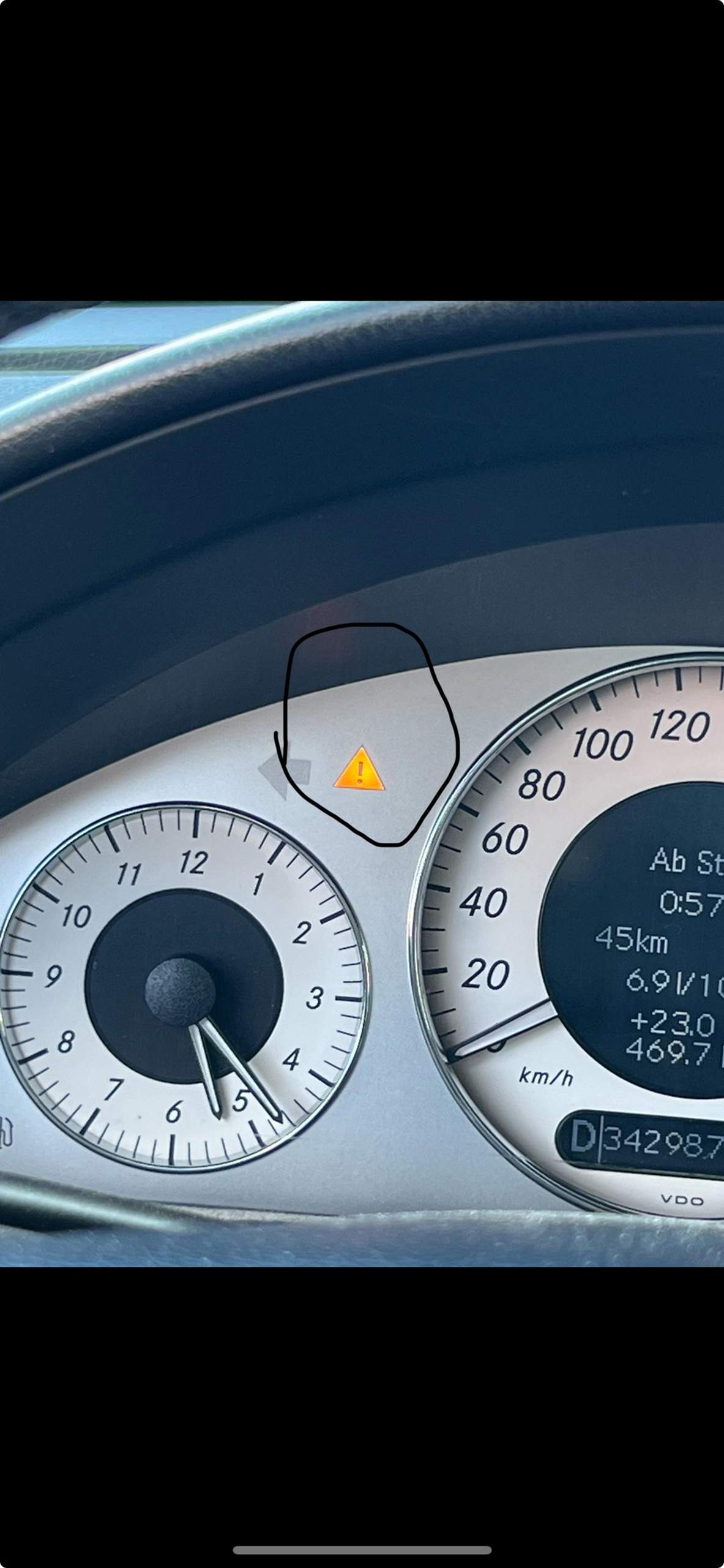 Was bedeutet das Signal? (Mercedes Benz, Autofahren)