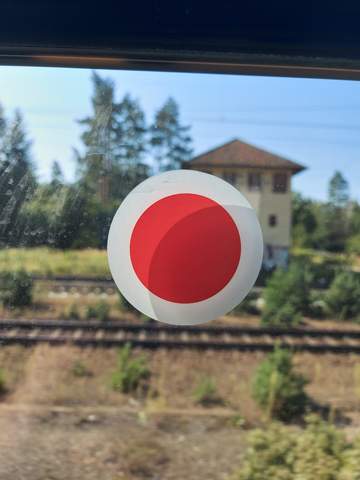 Was Bedeutet Der Rote Punkt Der Am Fenster In Der S Bahn Verklebt Worden Ist Bedeutung Zug Deutsche Bahn