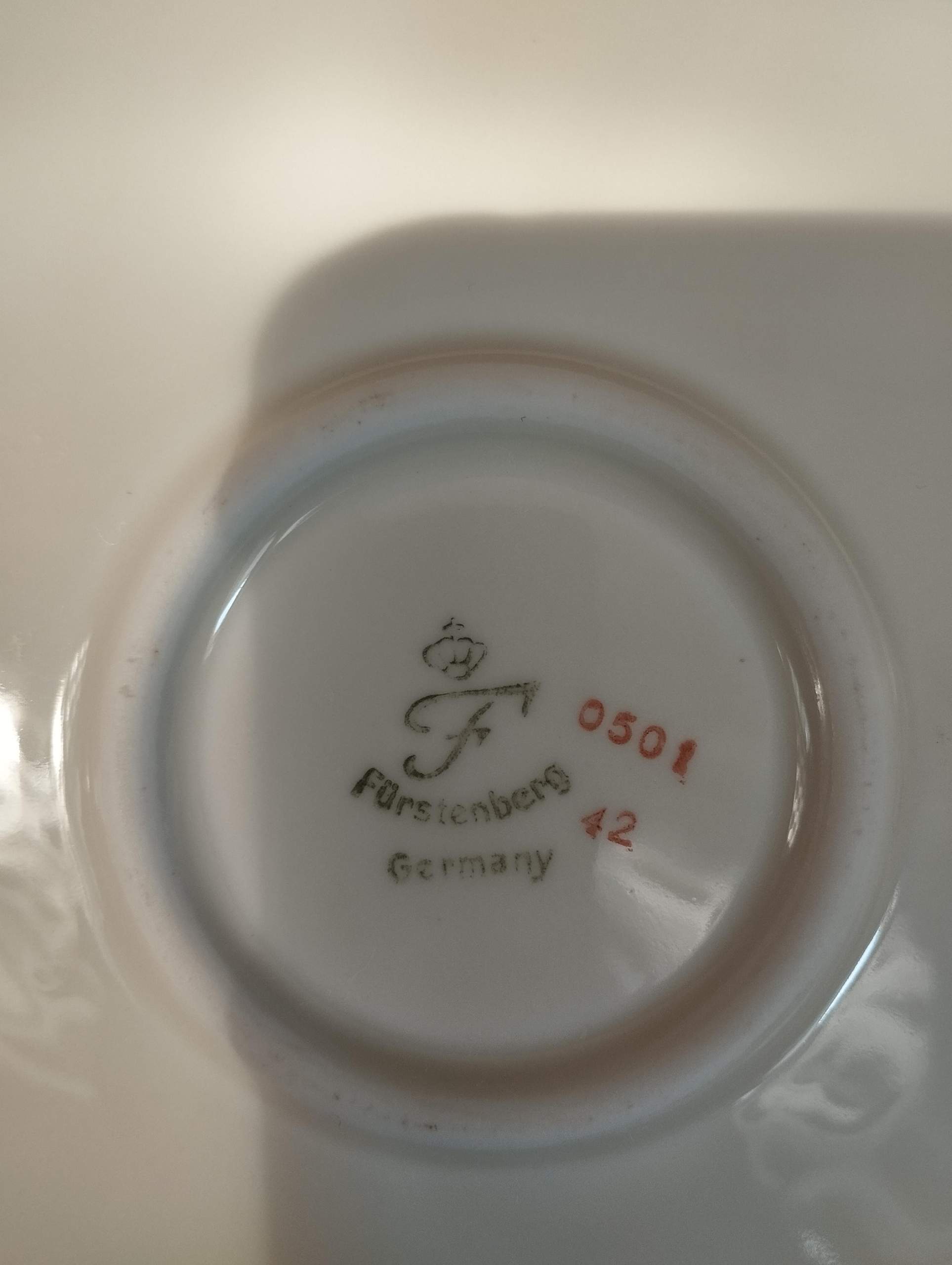 Was bedeutet die Ziffernfolge unter meinem Porzellanteller? (Porzellan, Geschirr, Porzellanmarke)