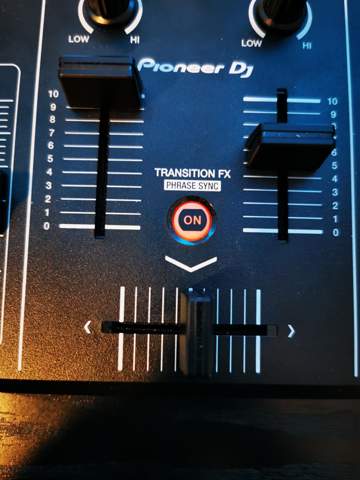 Was bedeutet dieser Knopf auf DJ?
