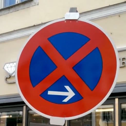 Was Bedeutet Dieser Pfeil Also Es Bedeutet Ja Man Darf Hier Weder Parken Noch Halten Aber Was Bedeutet Der Pfeil Strassenverkehr Stvo Verkehrsschild