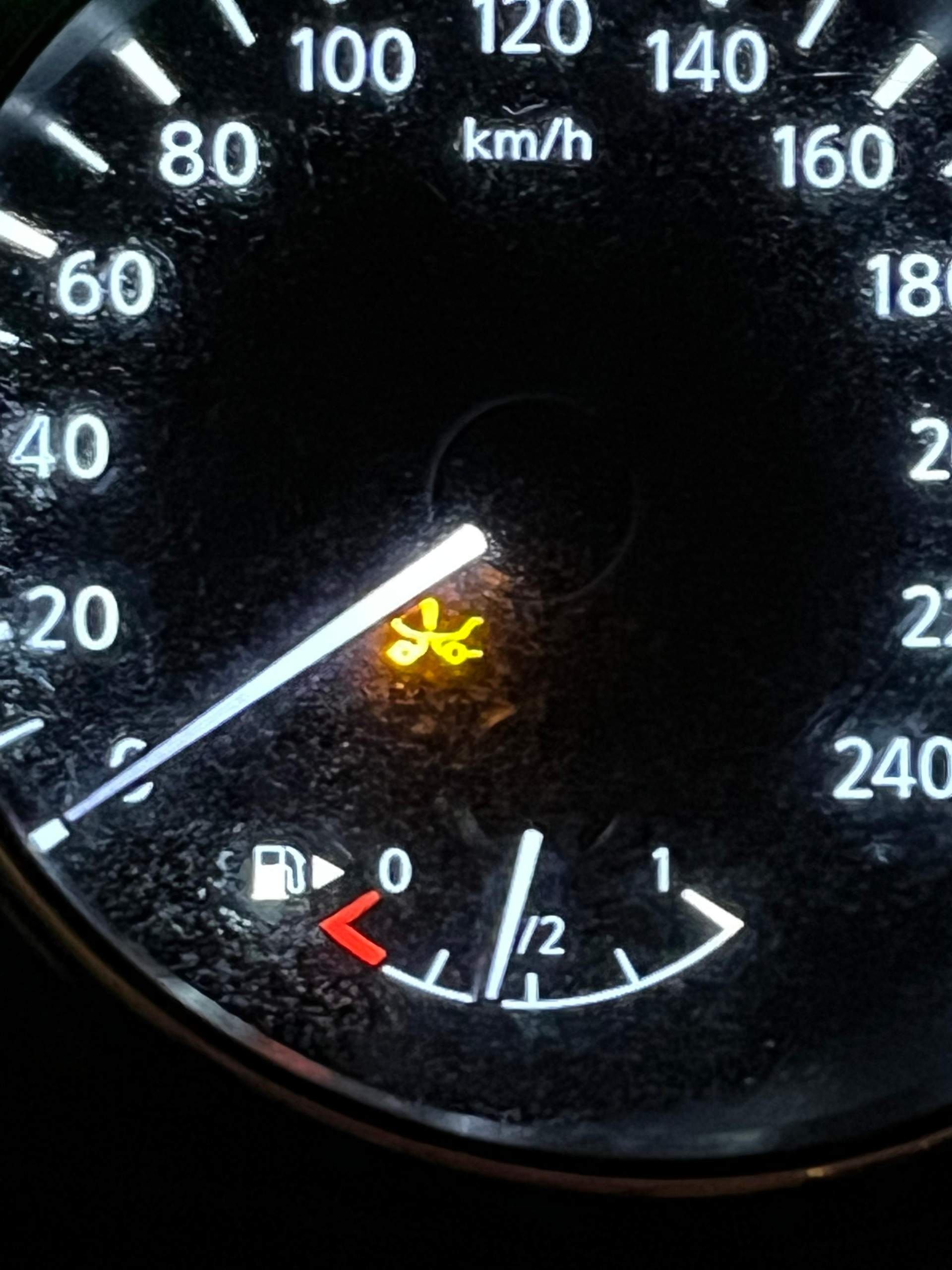 Was bedeutet dieses Emoji beim Auto? (Symbol)