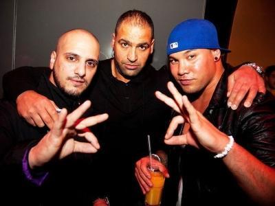 Was bedeutet dieses Handzeichen , siehe Bild inside (Bedeutung, Zeichen)