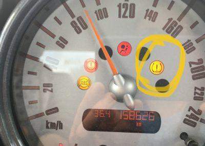 Was bedeutet dieses Zeichen? Auto Cockpit Symbole?