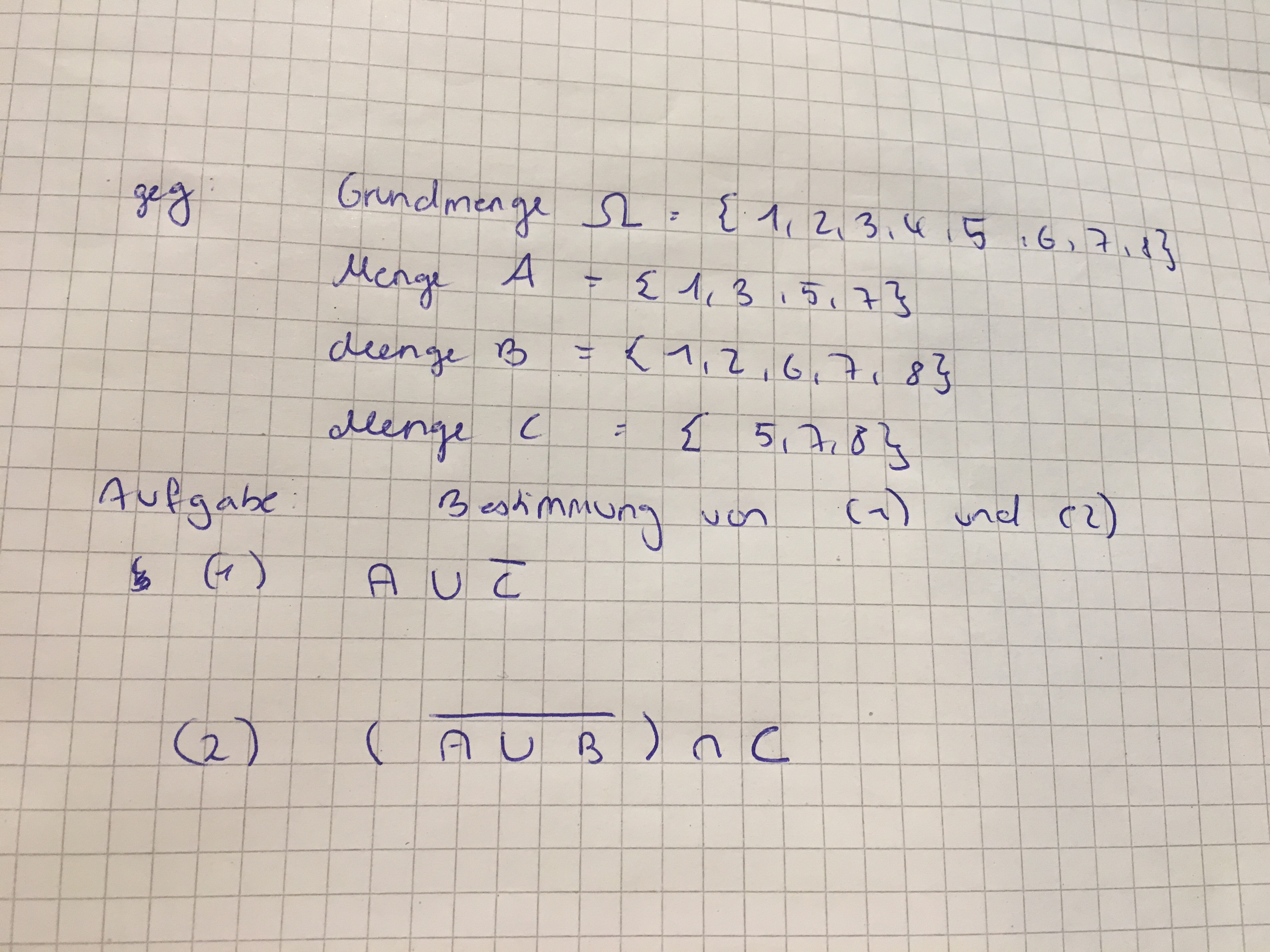 Was bedeutet ein Strich über Großbuchstaben (Mathe)? (Schule, Mathematik, rechnen)