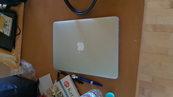 - (Computer, Technik, Apple)