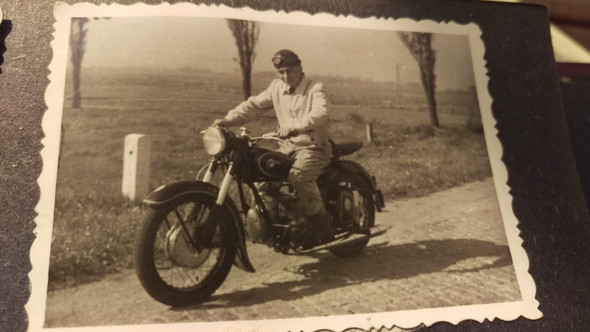 - (Auto und Motorrad, Motorrad, BMW)
