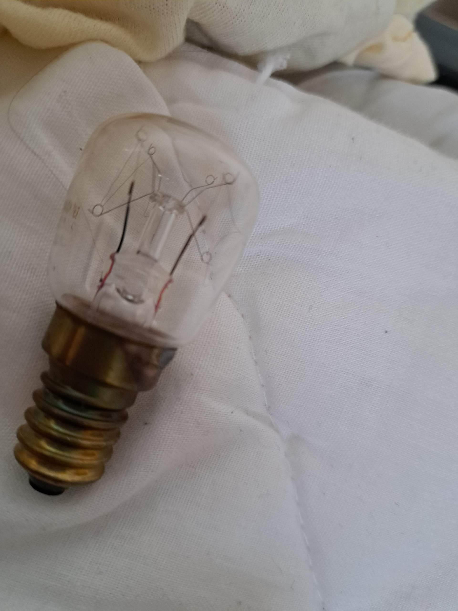 Ersatzbirne Einfaden gelb für Harley Davidson mit Orig Bullet Blinker, 2,40 Ersatzbirne Einfaden gelb für Harley Davidson mit Orig Bullet Blinker, 2,40