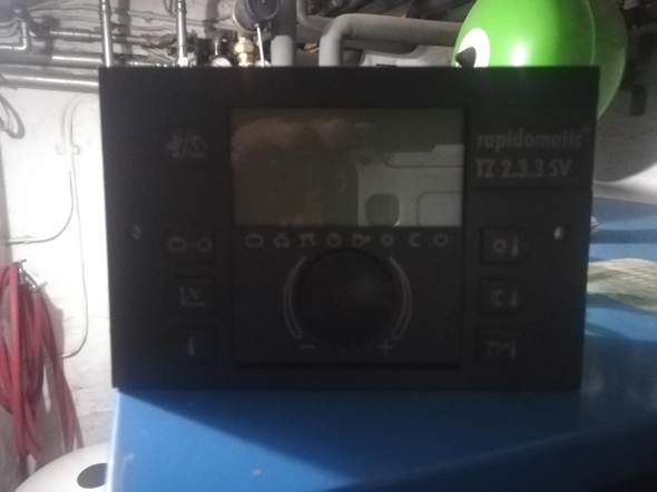 - (Computer, Technik, Technologie)