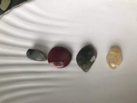 - (Steine, Mineralien, Edelsteine bestimmen)
