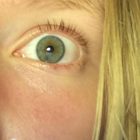 Ich gucke irgendwie an der Kamera vorbei :D - (Augen, Augenfarbe, blau)