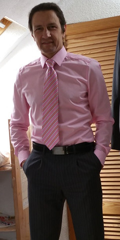 Hemd mit Krawatte - (Mode, Krawatte)