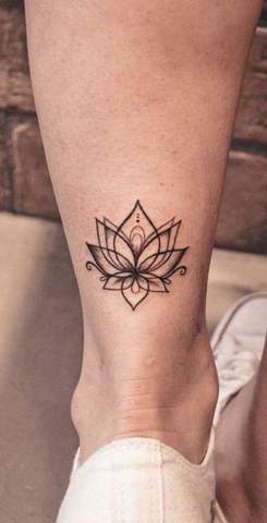Was Haltet Ihr Von Dem Beintattoo Tattoo Motiv