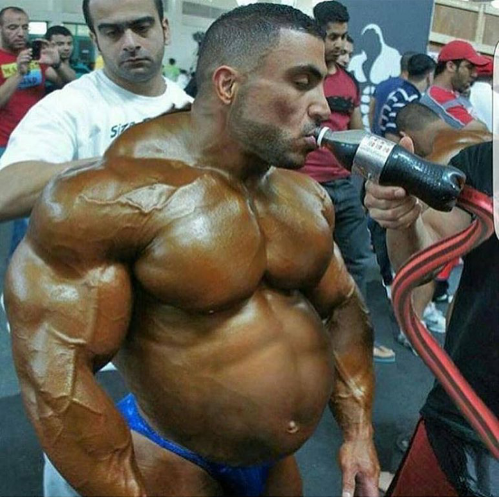 Was hat der Mann(Bodybuilder) in seinem Bauch? (Gesundheit Was hat der Mann(Bodybuilder) in seinem Bauch? (Gesundheit