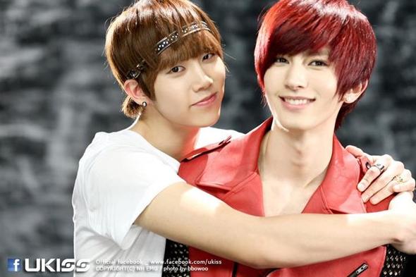 noch mal ein foto ich mein den rechten - (Haarfarbe, U-Kiss)