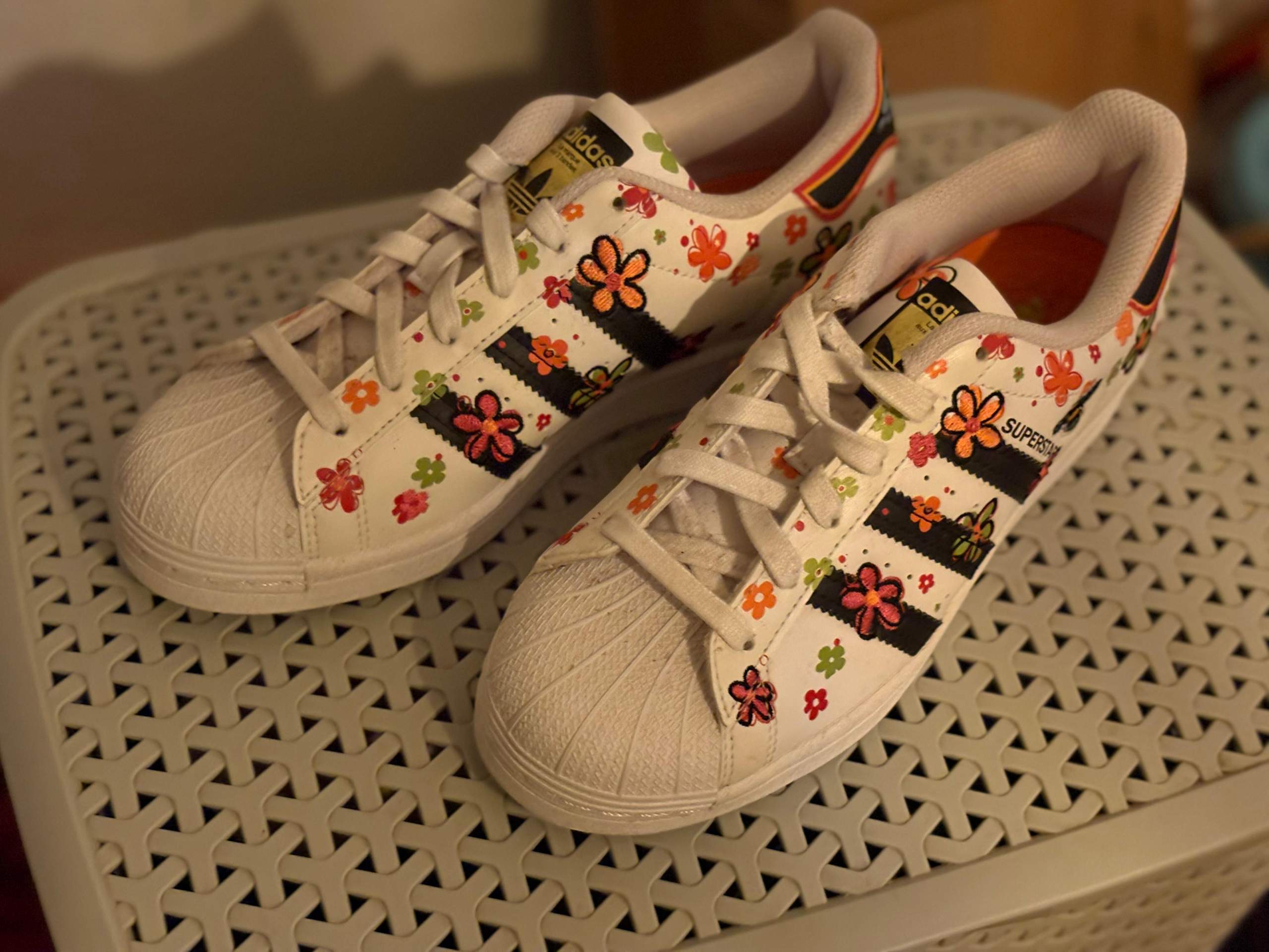 adidas gazelle silver green womens Kid's Originals Superstar "Save The Bees" Grade School