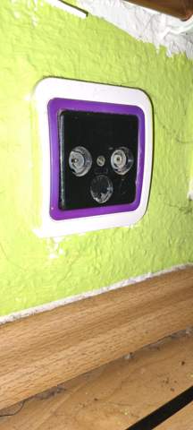 - (TV, Strom, Elektrik)