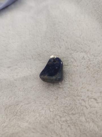 Was ist das für ein blauer Stein?