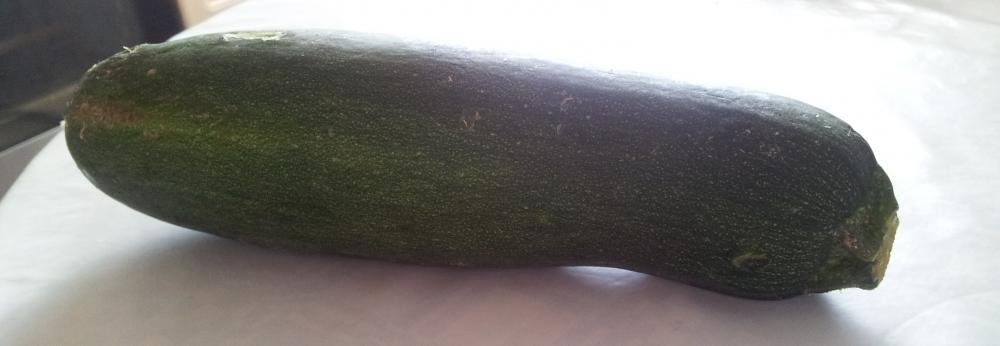 Was ist das für ein Gemüse? Schaut wie eine Gurke aus ...