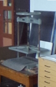 - (Computer, Schule, Technik)