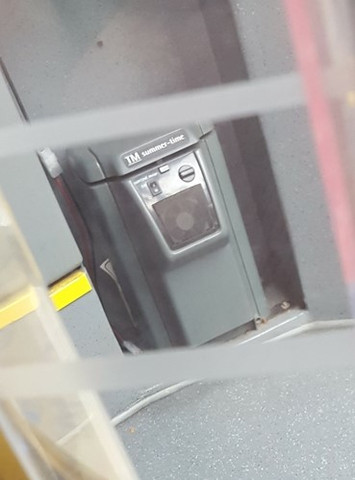 Dieses Gerät, steht am Eingang von manchen Linienbussen - (Strom, Bus, Gerät)