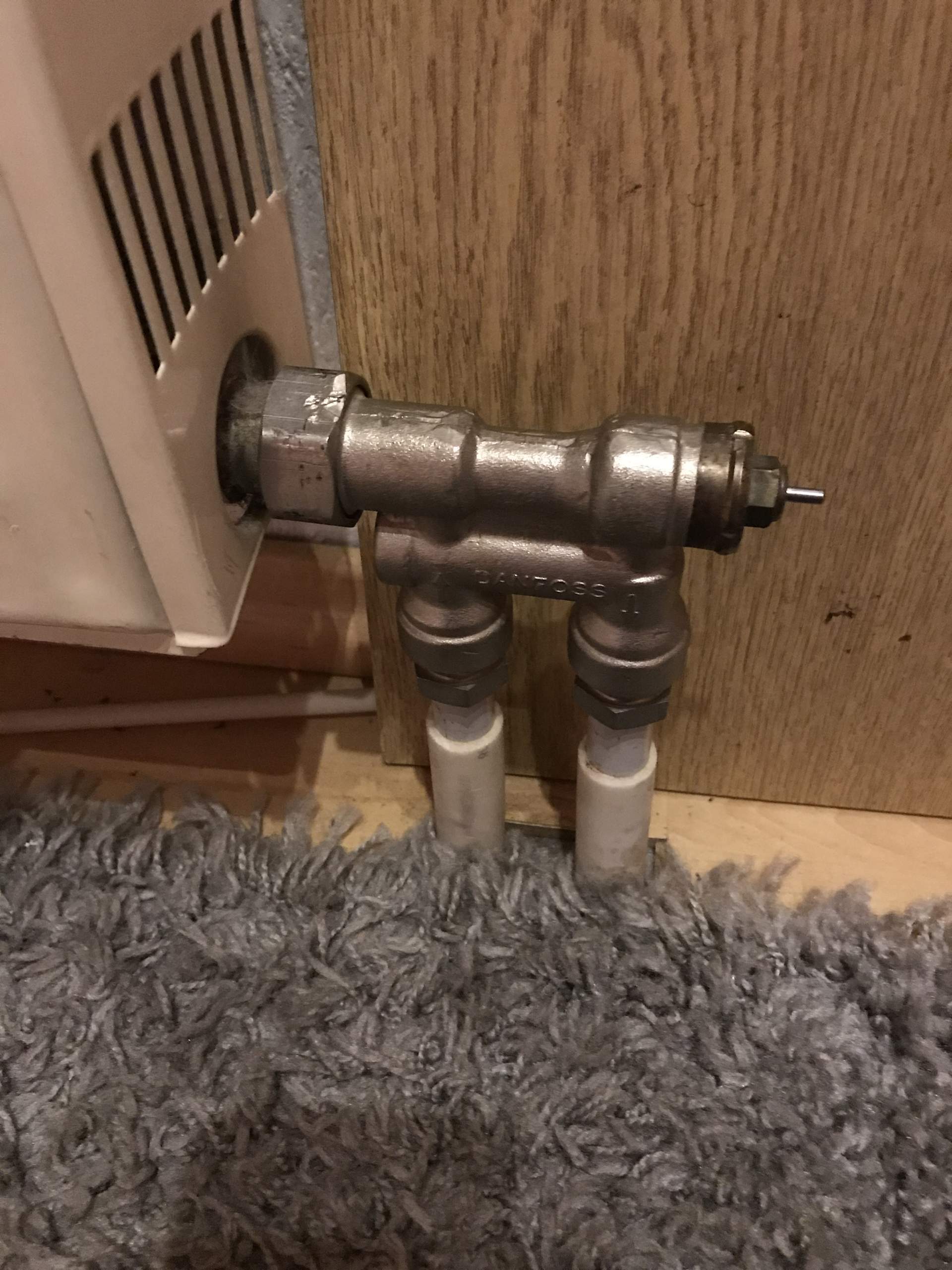 Was ist das für ein Heizkörperventil und wo kann man so was kaufen ...