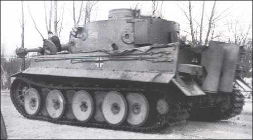 Panzerkampfwagen VI - Tiger I - Kasten am Turm gut zu sehen - (Zweiter Weltkrieg, Panzer, Panzerkampfwagen VI)
