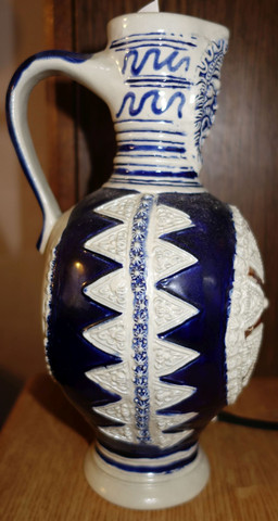seitlich - (Antiquitäten, Keramik, Steingut)