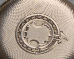 Was Ist Das Fur Ein Logo Alte Uhr Uhrzeit Uhrmacher Uhrwerk