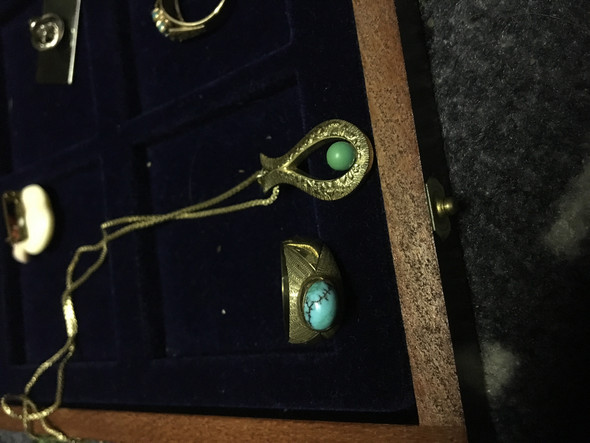 - (Schmuck, Ring)
